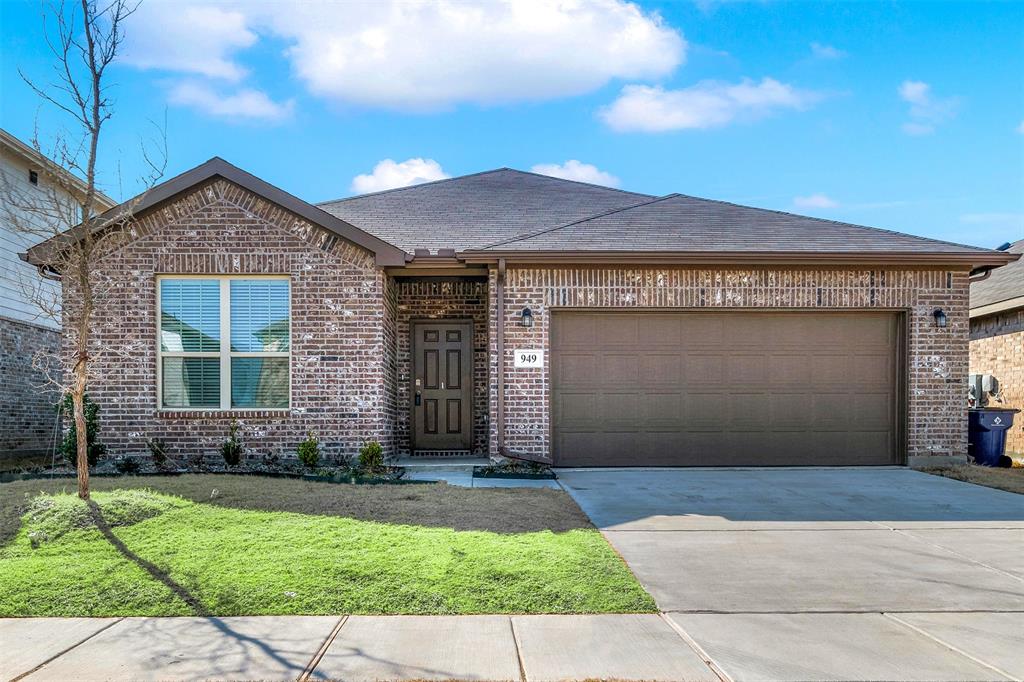 949 Ravenwood Lane