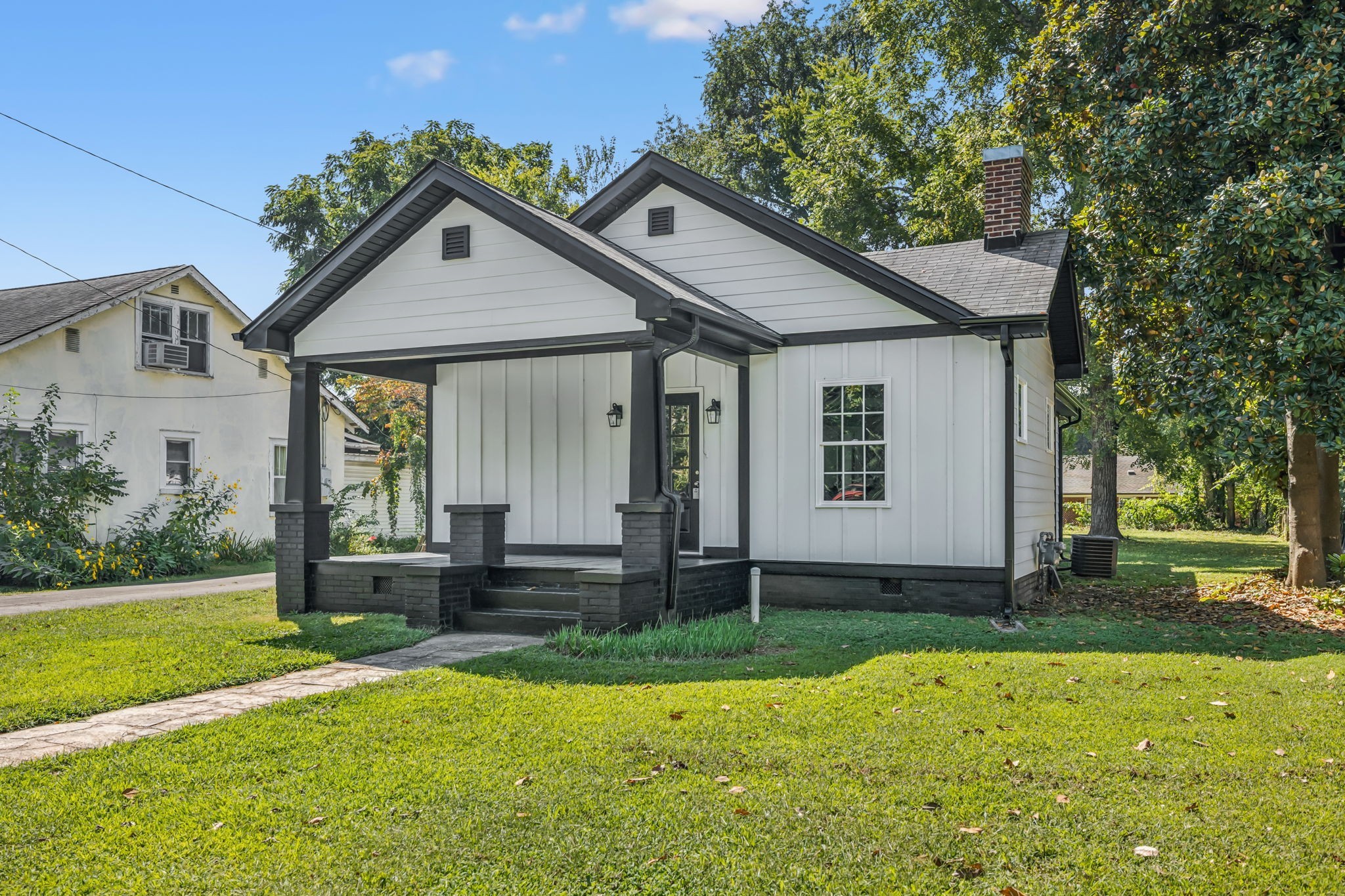 301 Kingwood Dr — sold