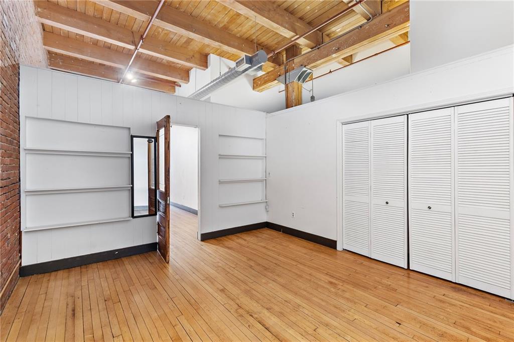 306 W 7th Street 101