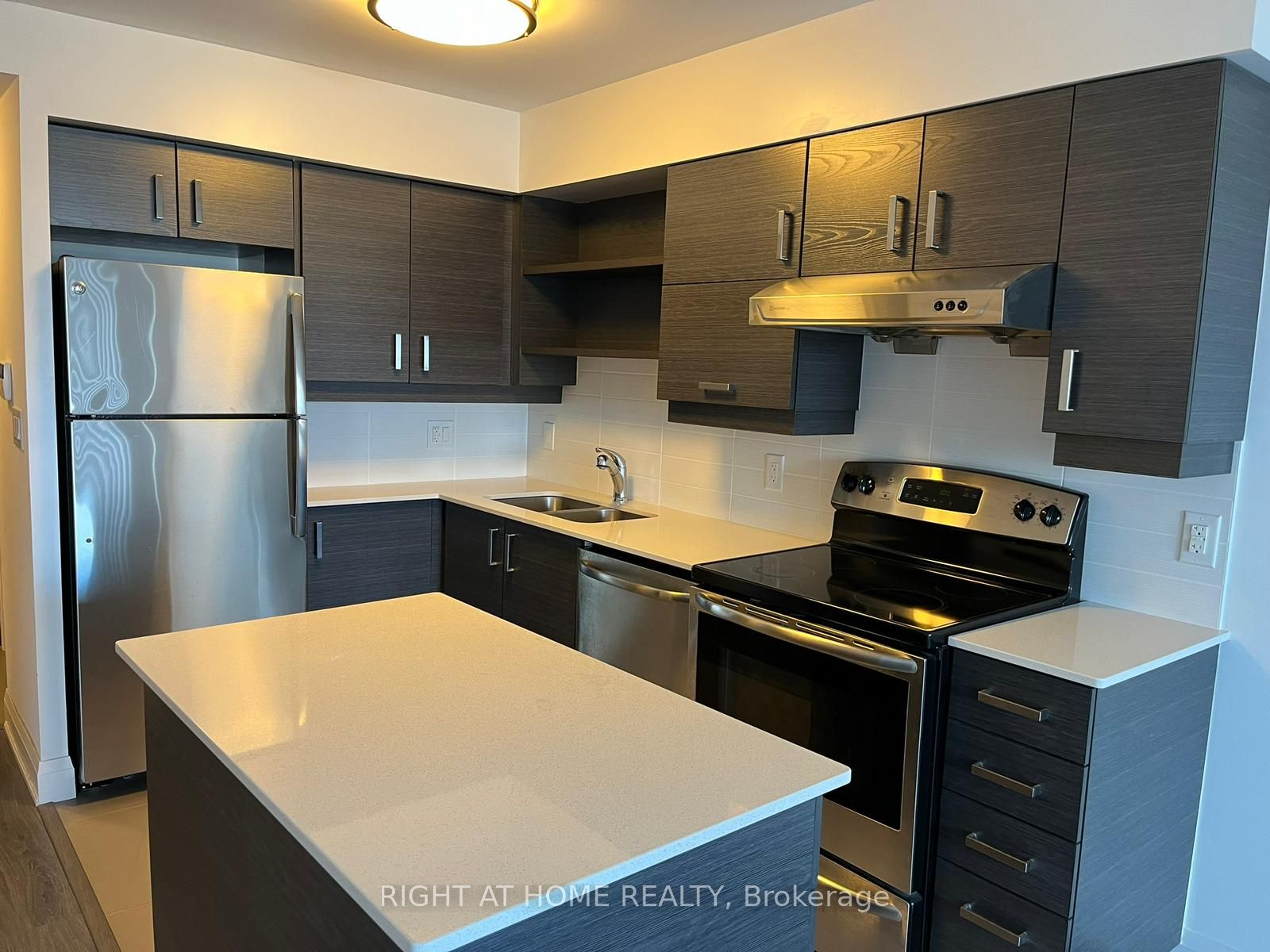 8200 Birchmount Rd 1903