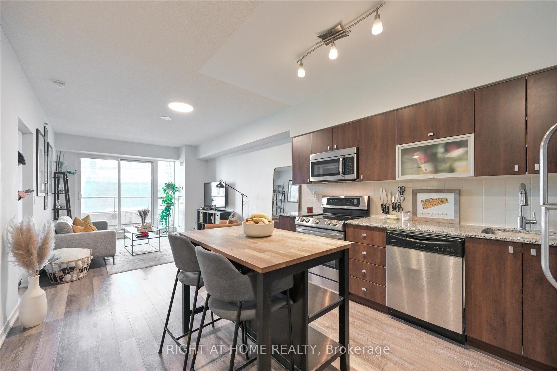 69 Lynn Williams St 202