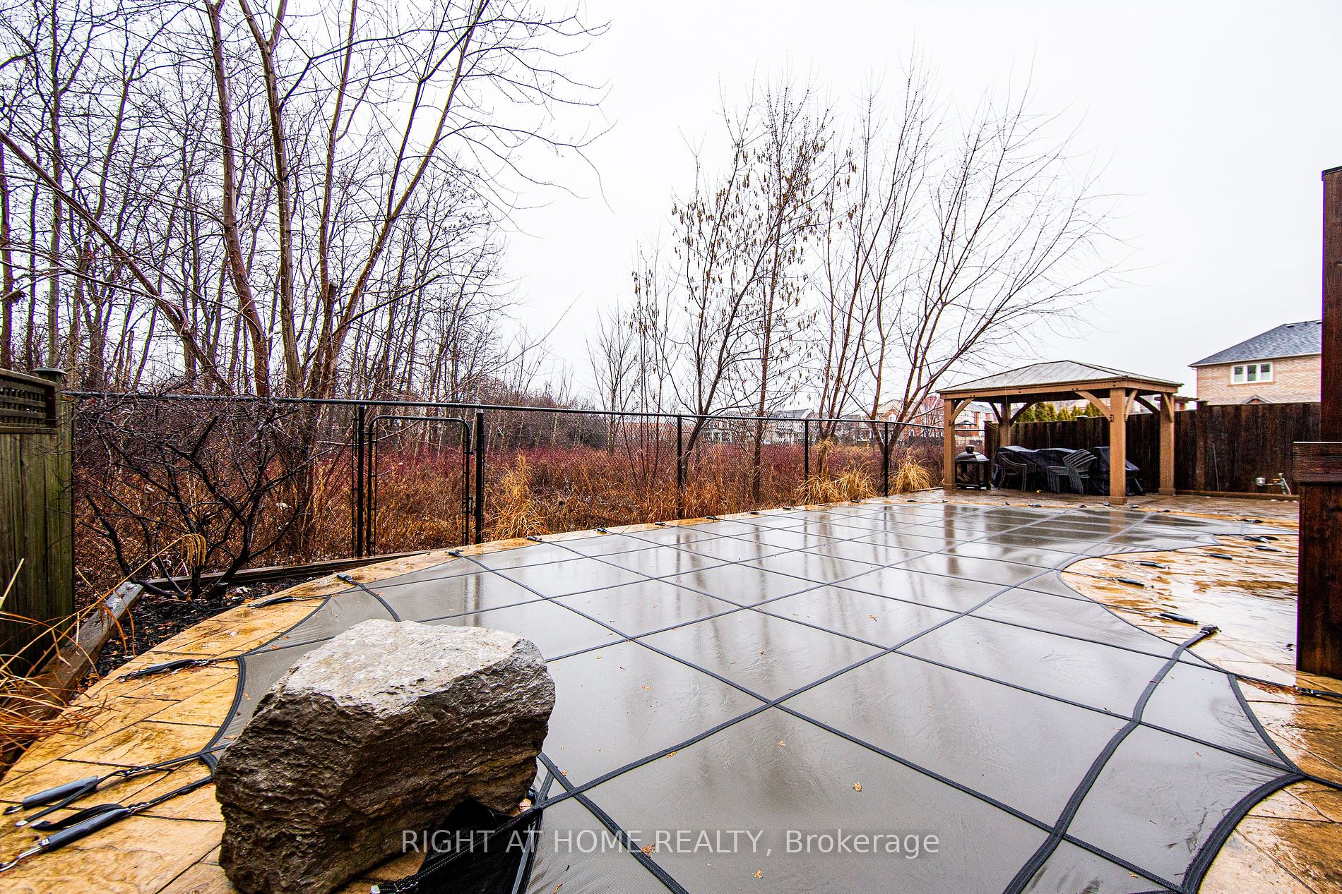 10 Little Rouge Circ