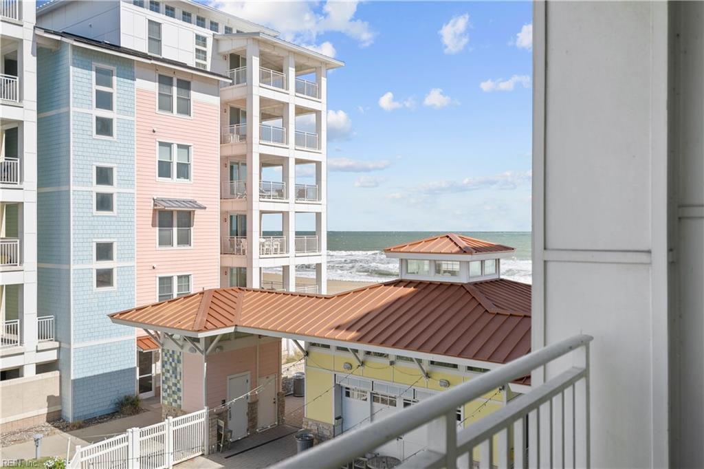 3738 Sandpiper Road 202B, Virginia Beach, VA 