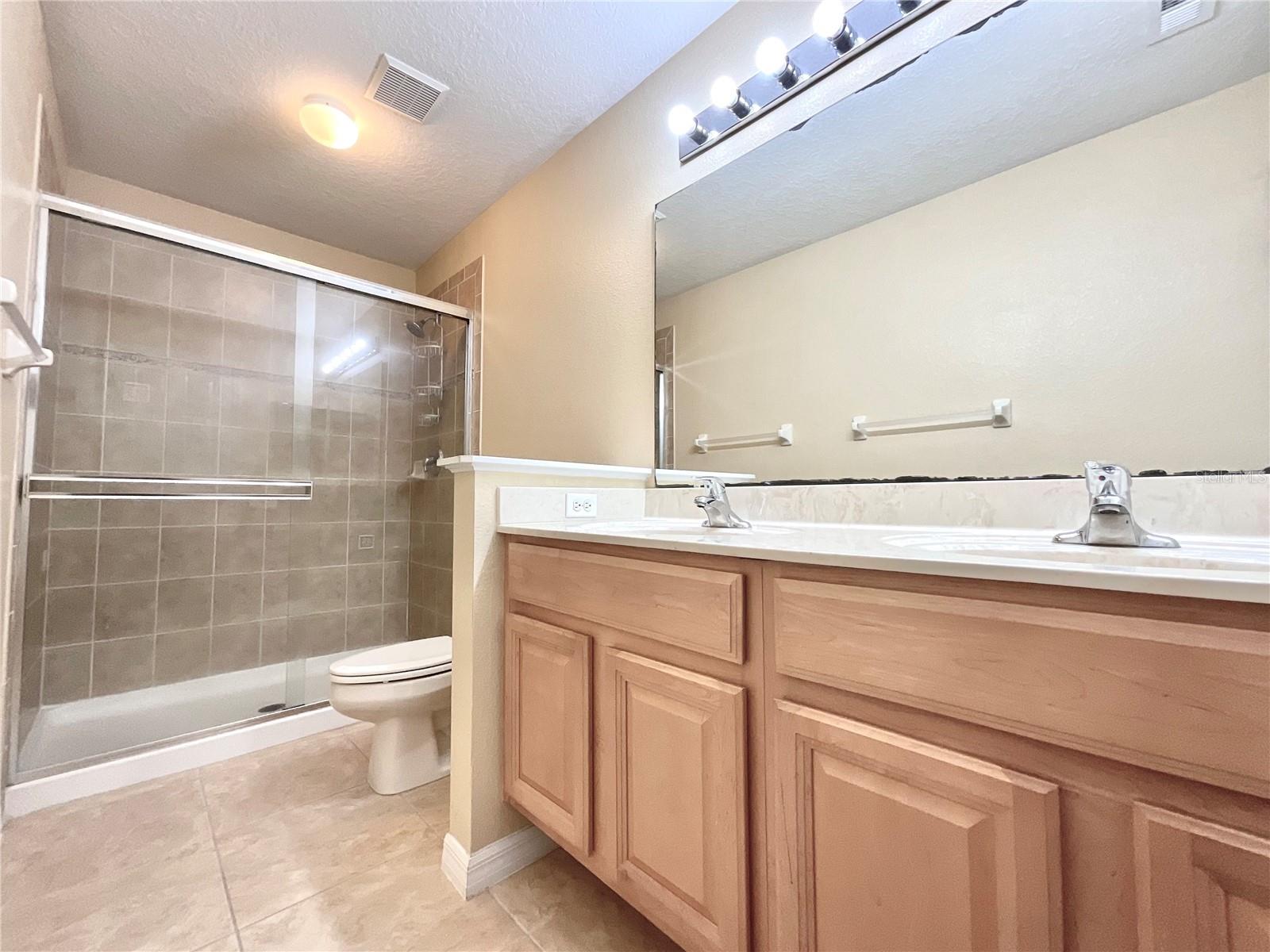 3820 Silverbell Loop