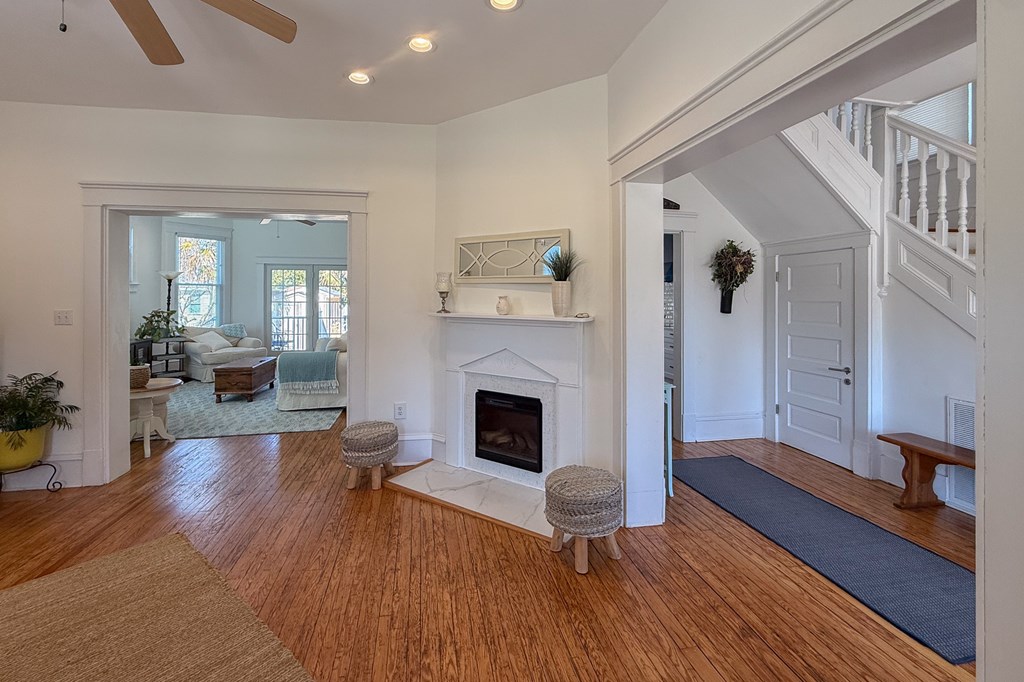609 Monroe Ave 247