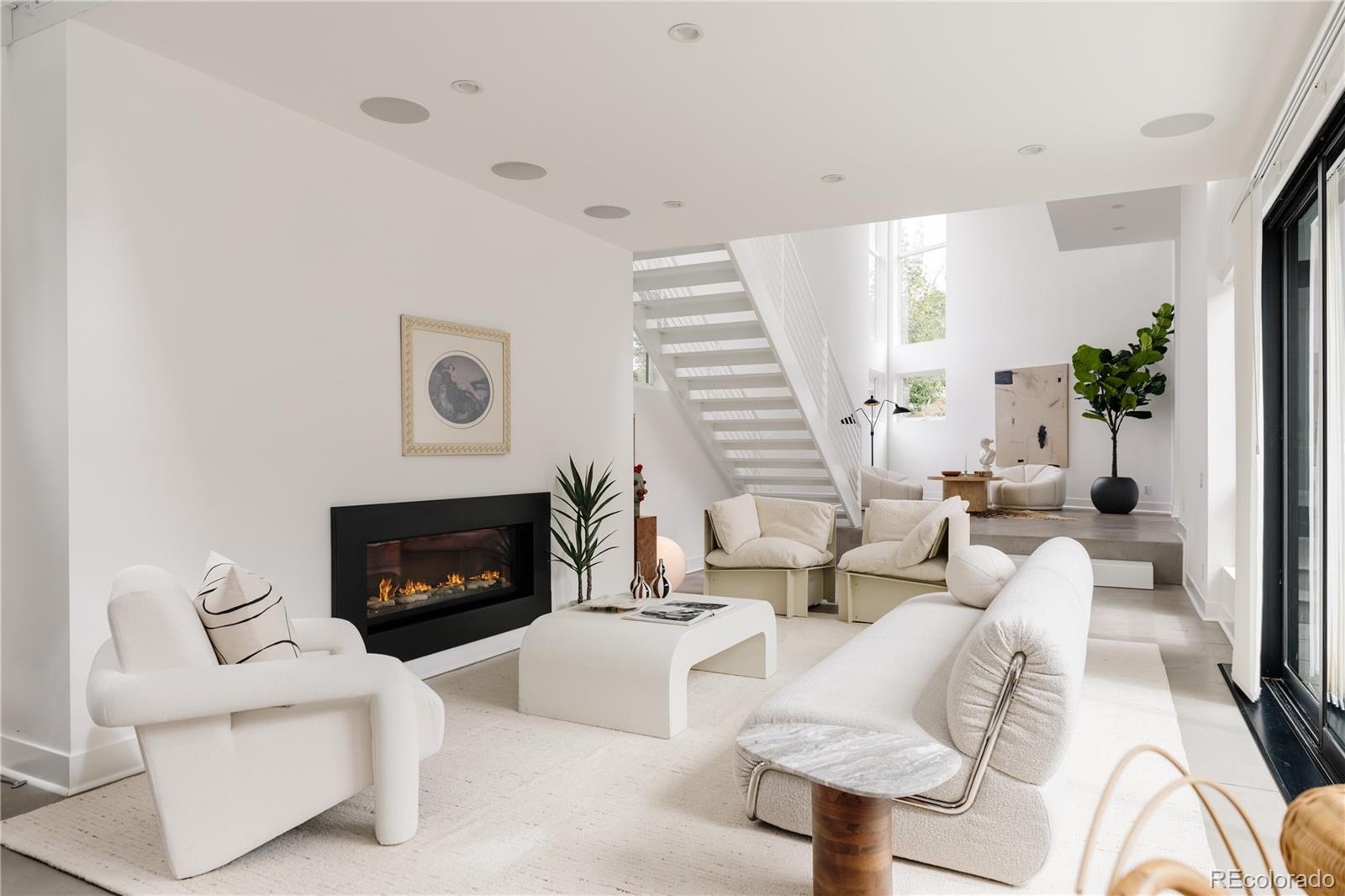 5916 S Sycamore Street