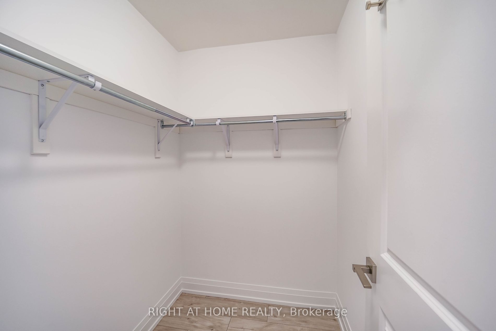 591 E Sheppard Ave 705