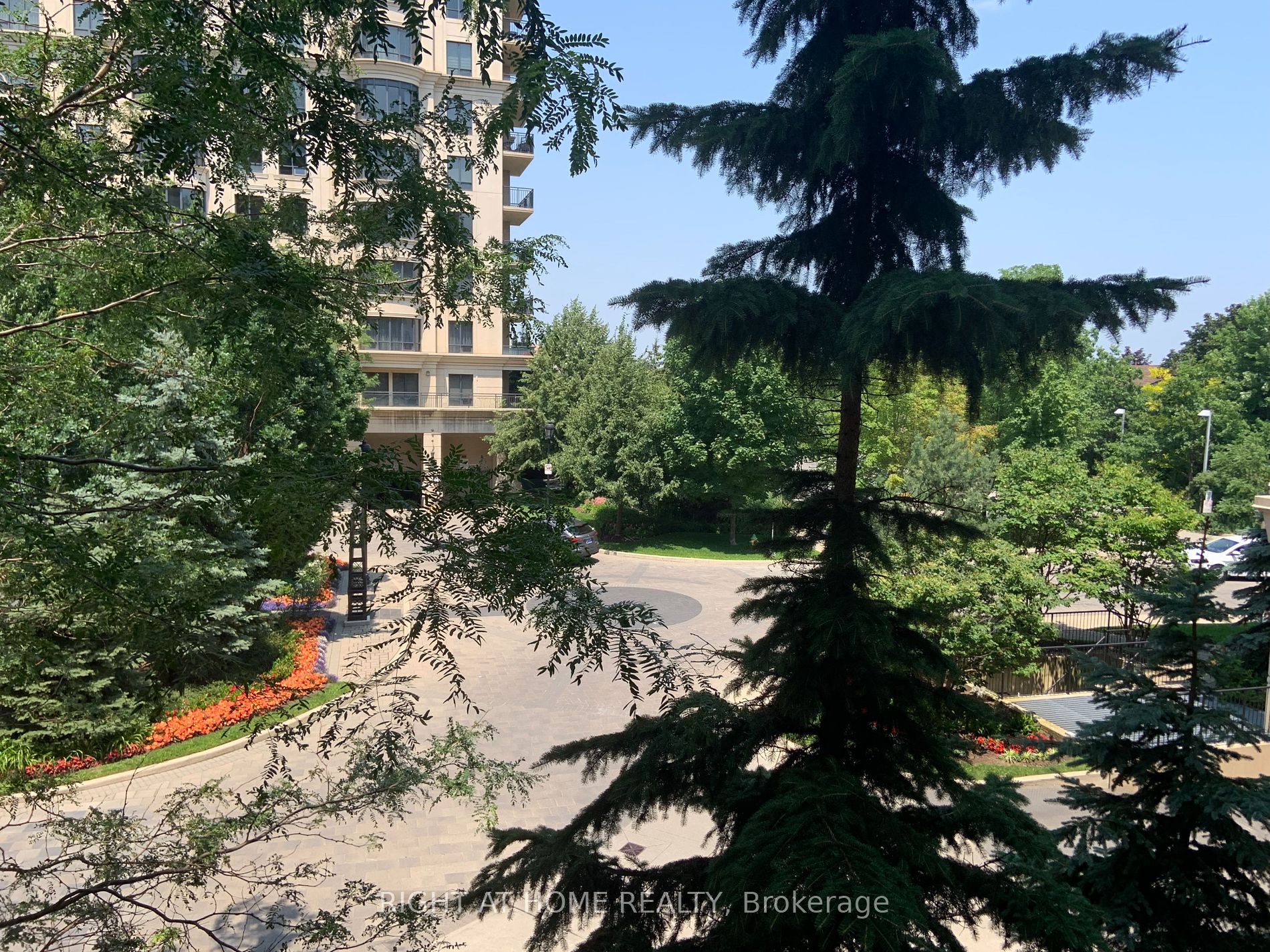 650 E Sheppard Ave 204