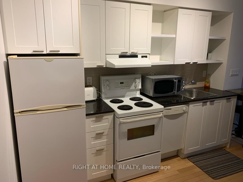 35 Hayden St 1203