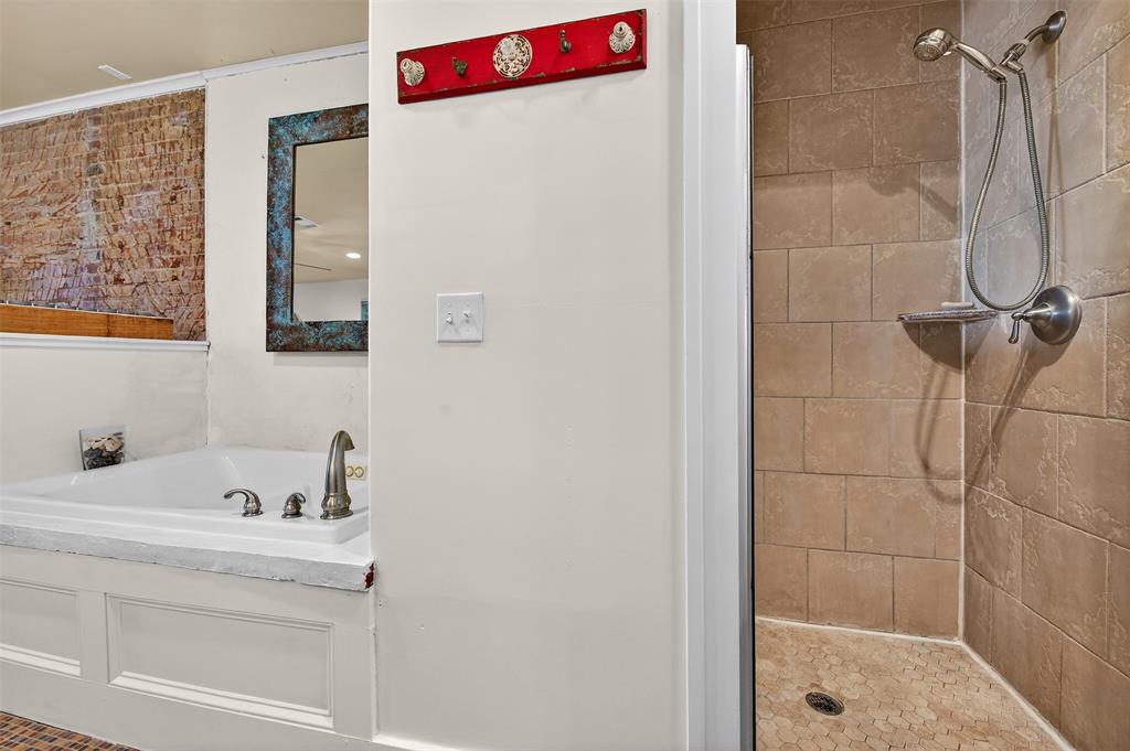 205 & 207 E Houston Street