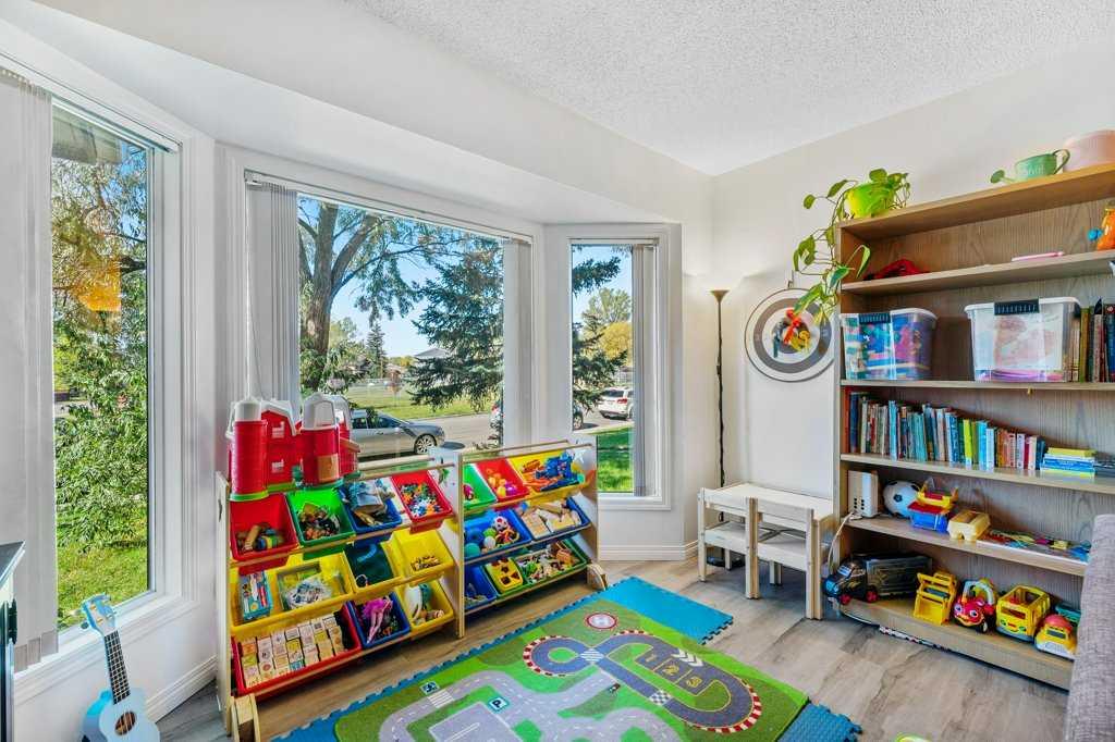 3 Falsby Place NE