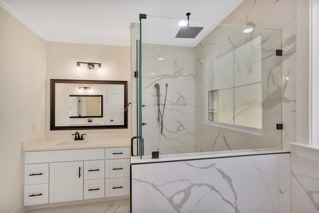 304 Abercrombie Point