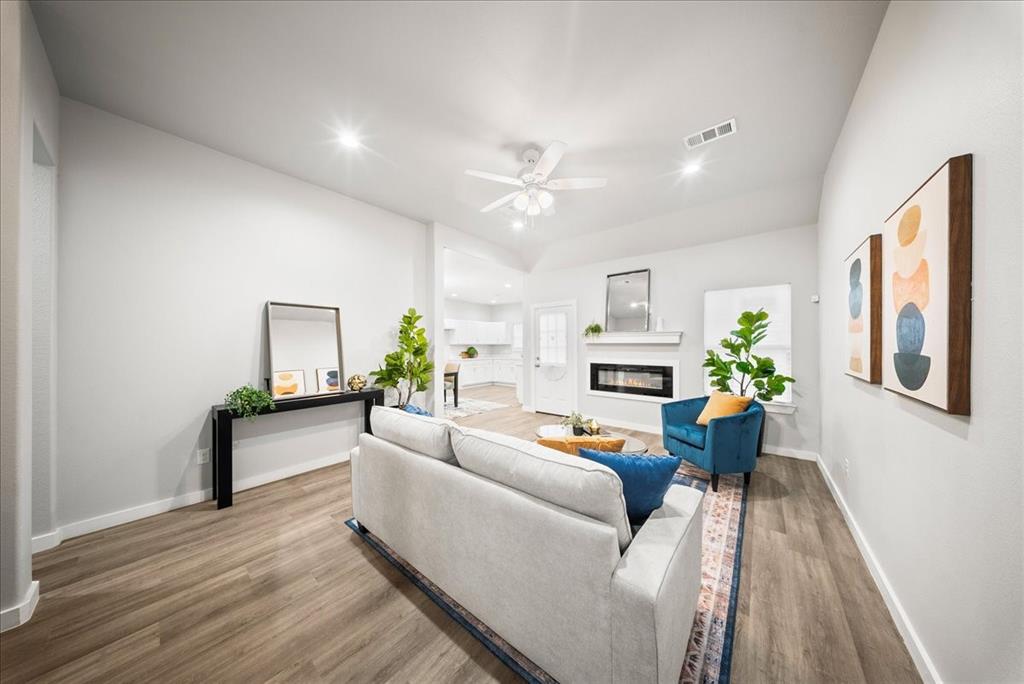 1624 E Collin Street