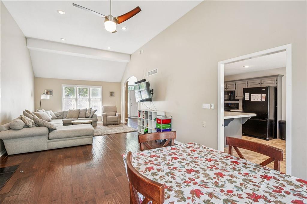 1507 Amesbury Avenue