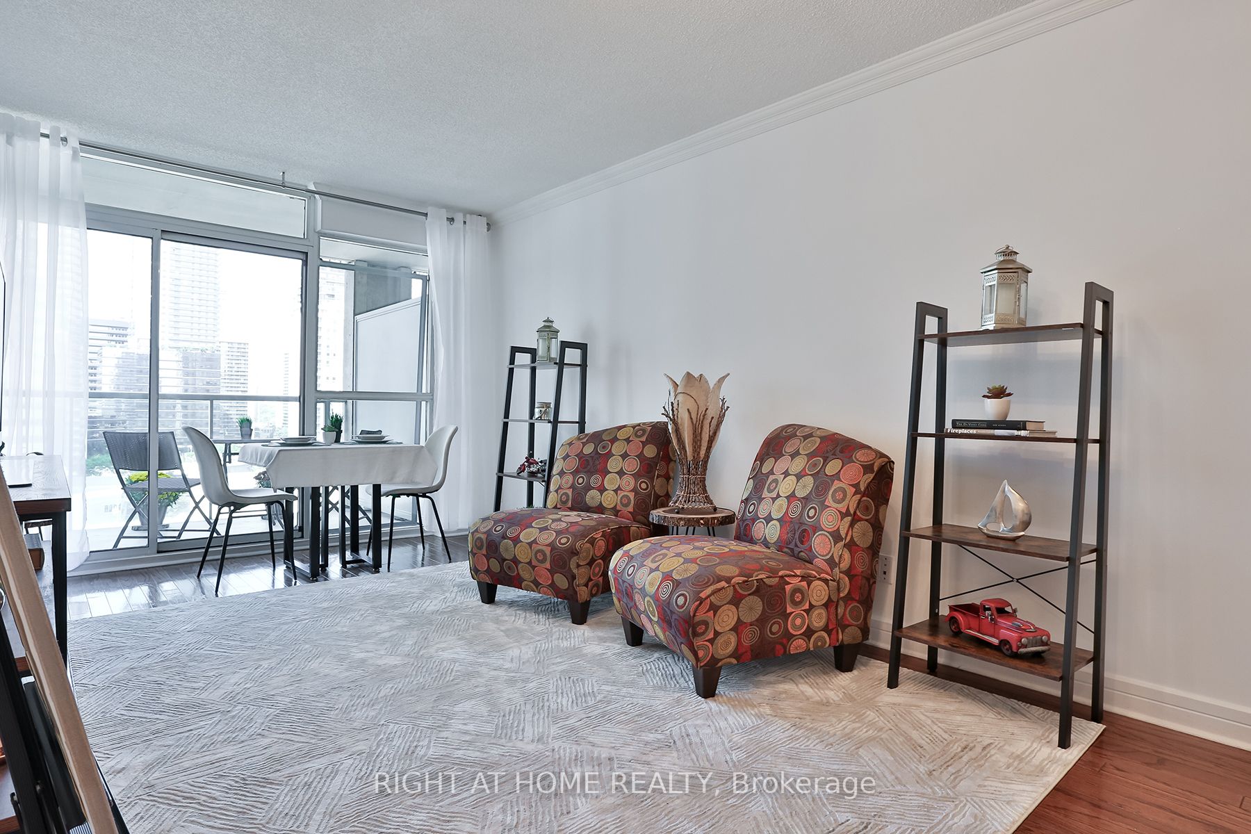 16 Harrison Garden Blvd 1112