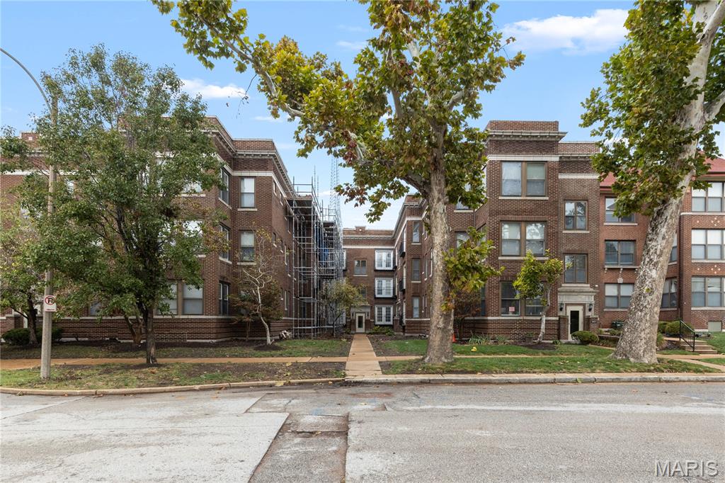 5675 Waterman Boulevard 31