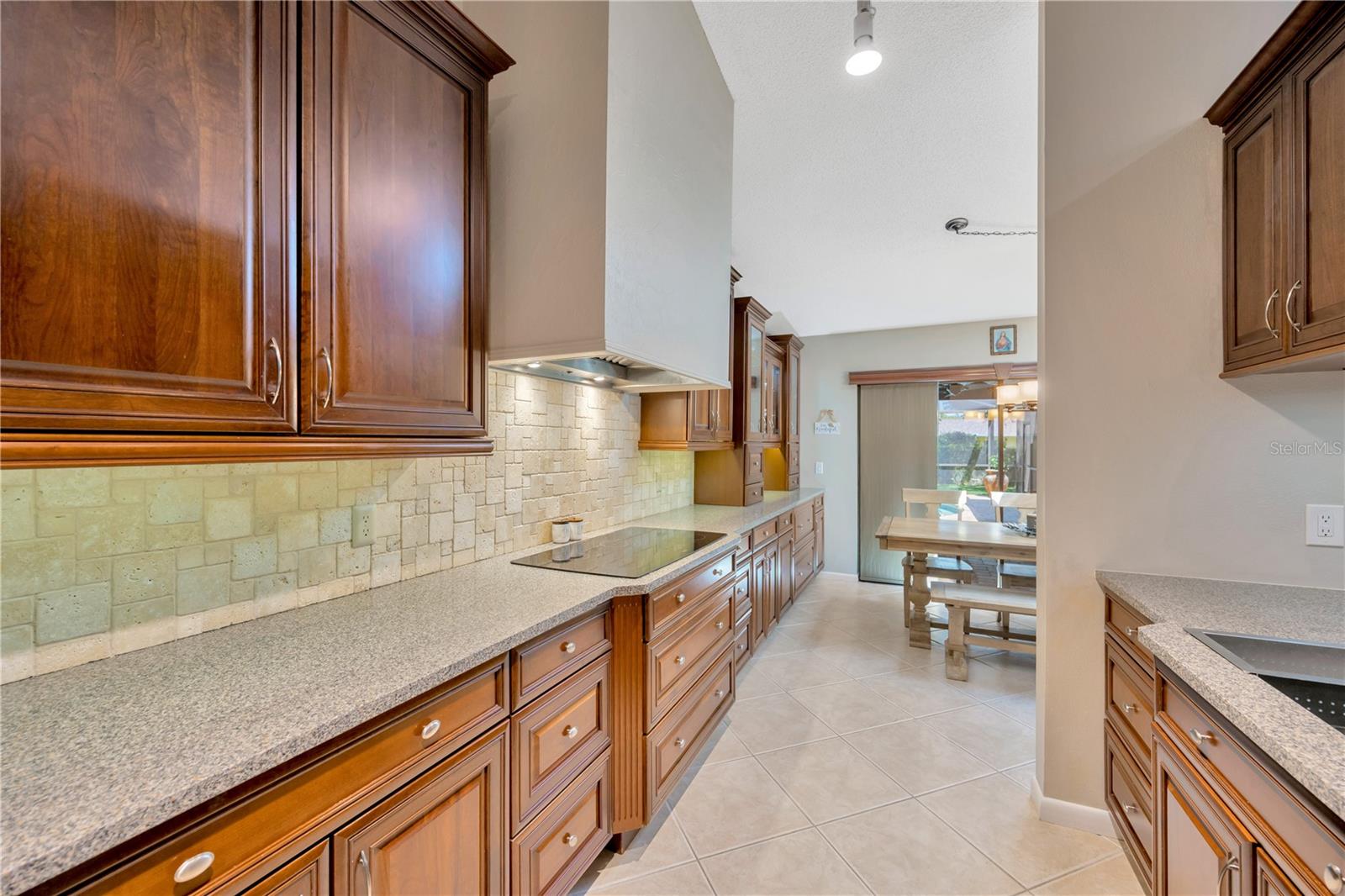 1007 Morfield Lane