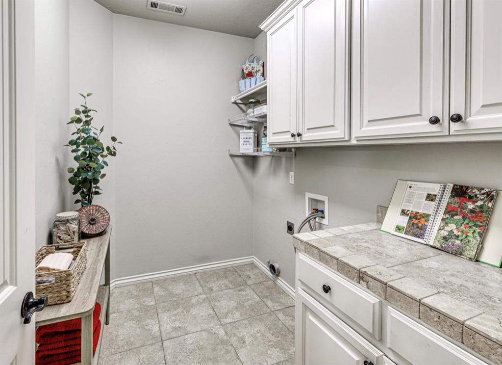 2713 Old Towne Trail