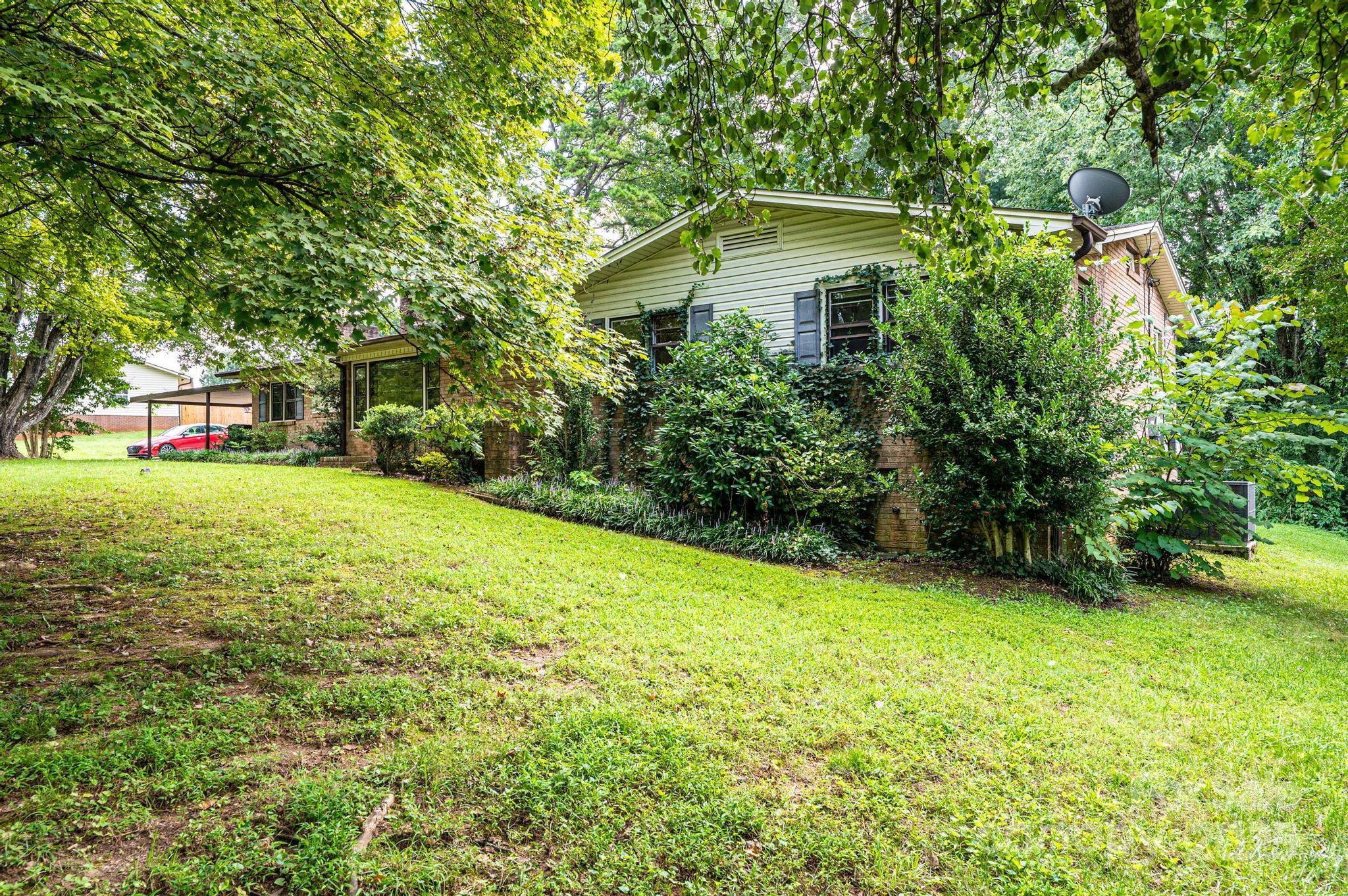 1460 23rd Avenue Place NE