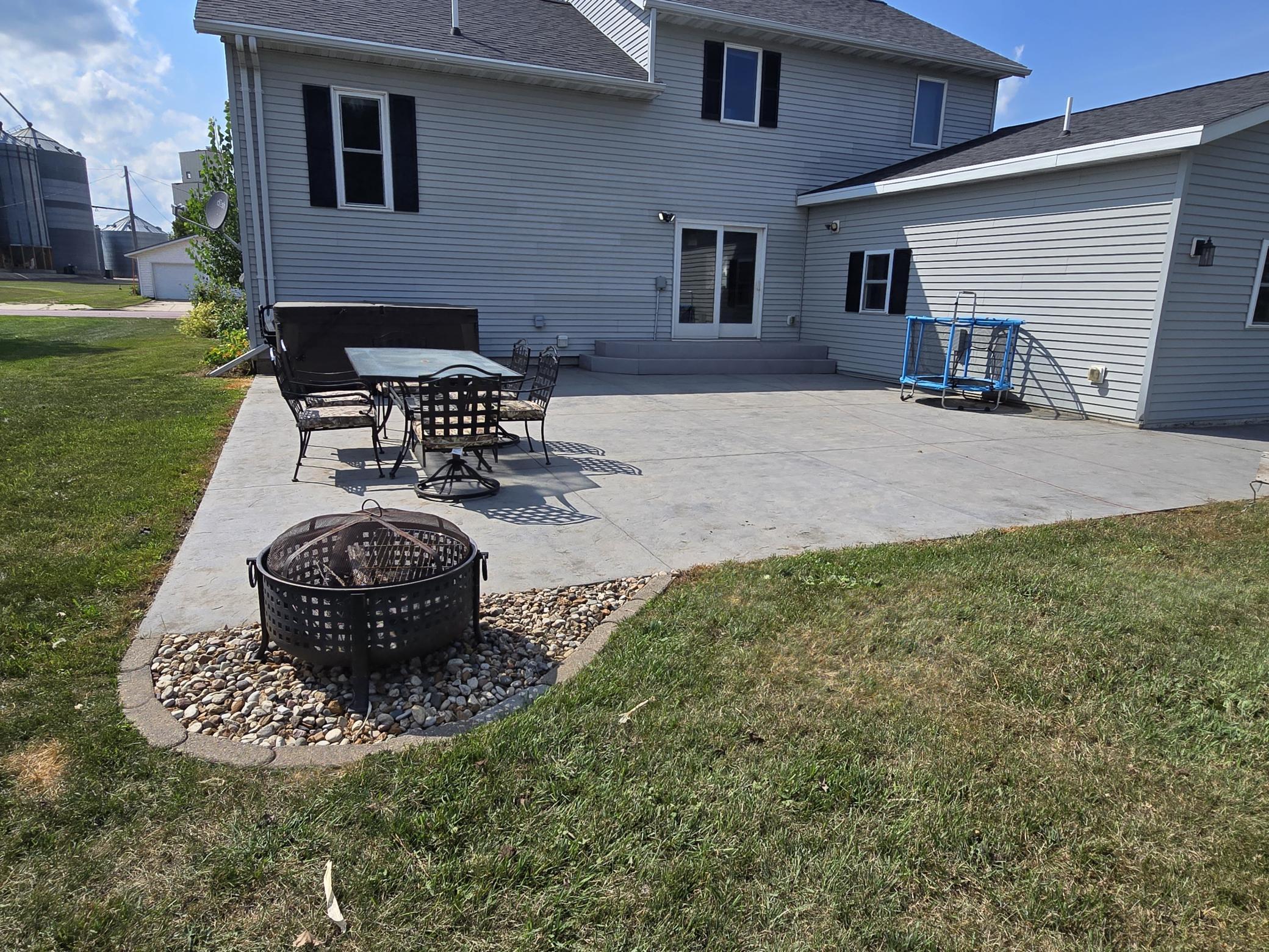 102 County Road 16 S