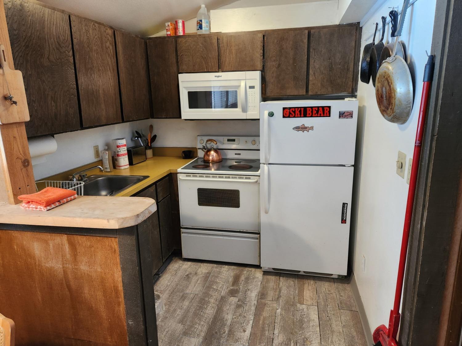 225 Creekside Dr. #18