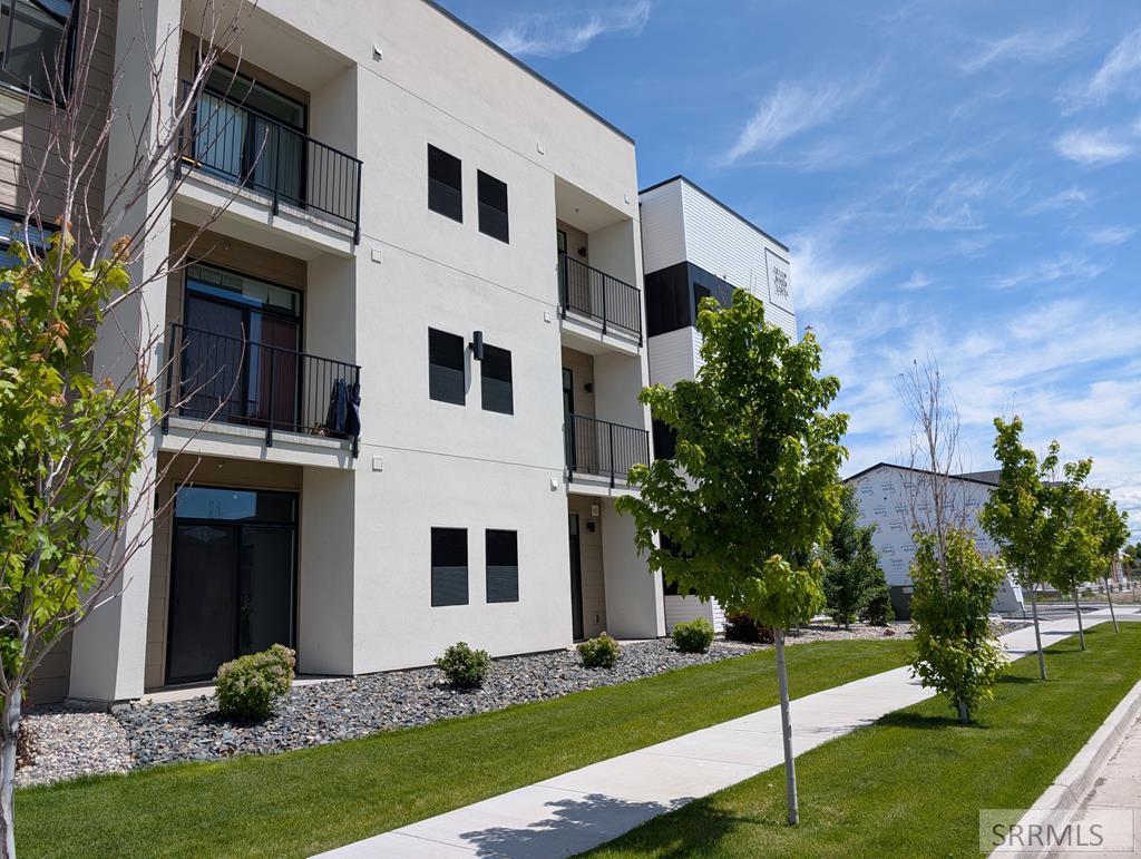 311 E Lorene Street2105 