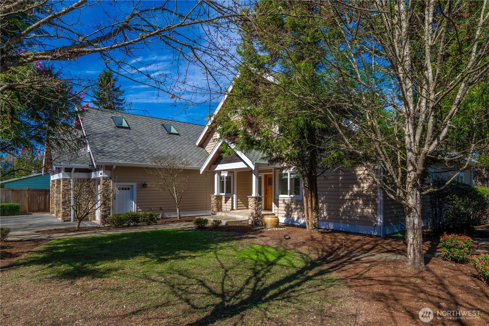 11028 E Riverside Drive