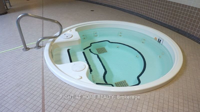 1060 W Sheppard Ave 1403