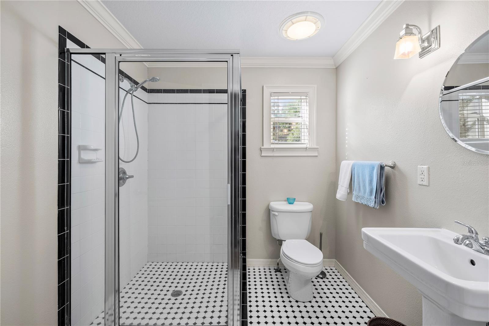 3808 W Granada Street