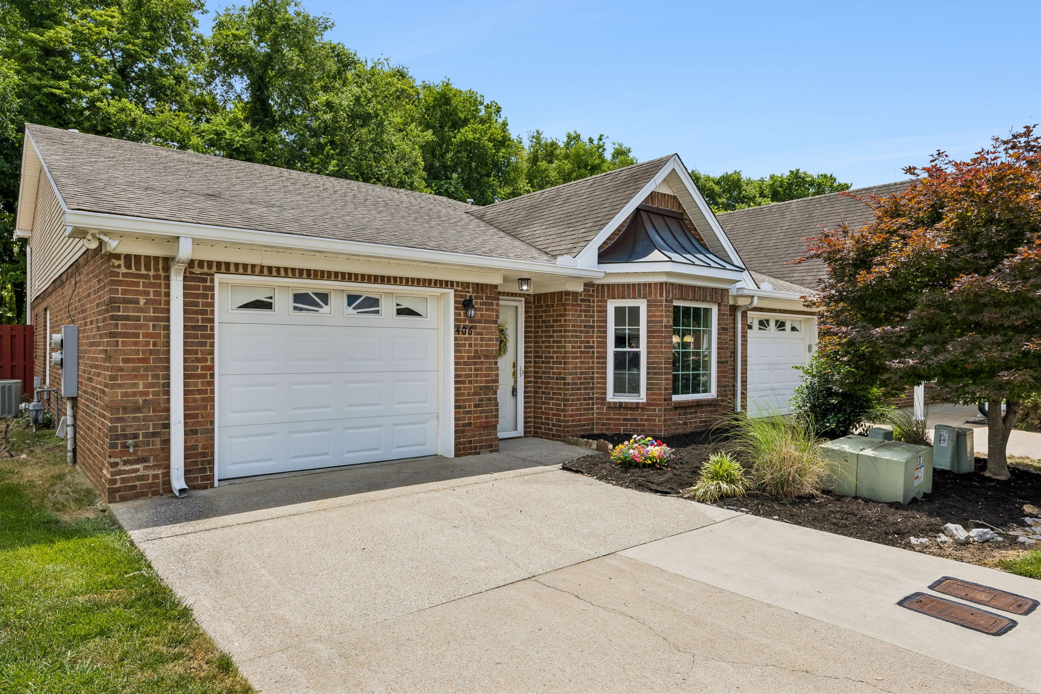 406 Forest Glen Cir — sold