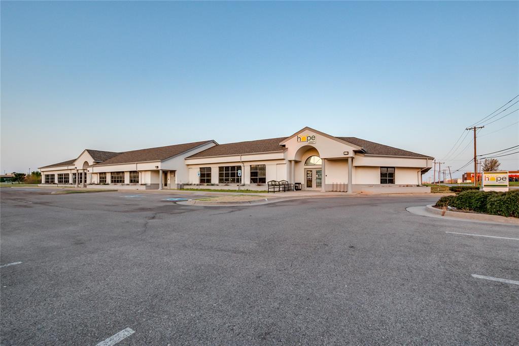 Fantastic opportunity to own over 11,000 square feet of well-maintained office space at 416 SW 79th Street in Oklahoma City. This two-story commercial building offers 36 private offices, 4 conference rooms, 2 lobbies, a breakroom, and 2 sets of restrooms—all situated on a spacious 1.14-acre lot with 52 parking spaces. The building features a newer HVAC system and a partially finished upstairs area with tons of potential for additional workspace, storage, or creative use. Built in 2001 and move-in ready, the property also offers a sale with leaseback option, making it ideal for investors or businesses looking to expand. Please do not visit the property without a scheduled showing.