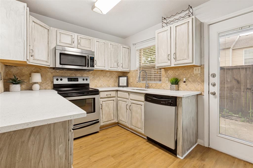 617 Carriagehouse Lane 3E