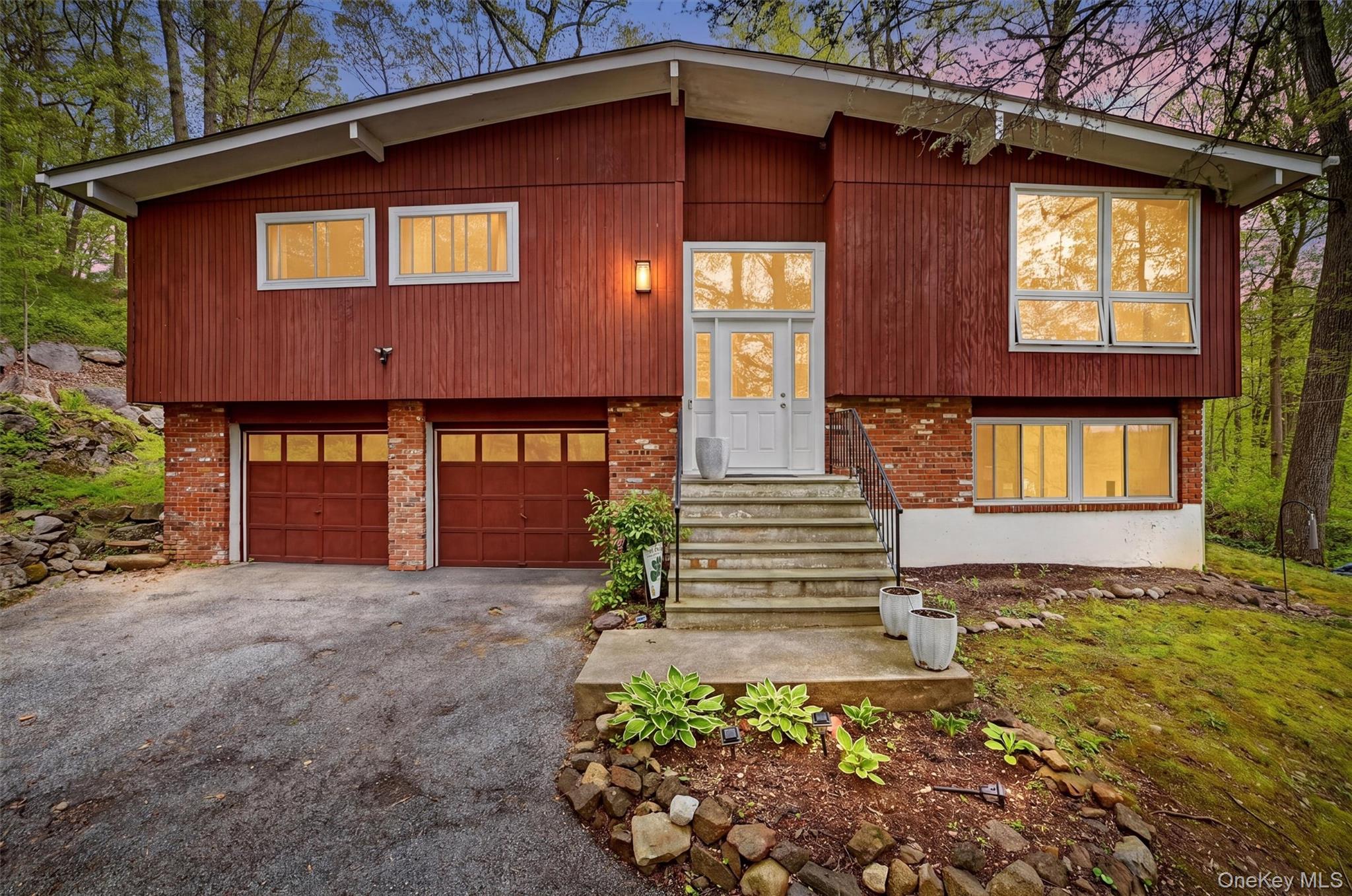 Spacious Contemporary Raised Ranch! This well maintained home offers 3 bedrooms on the main floor and an additional bed/office on lower level with full bath. Open floor plan with newly renovated kitchen and baths.  Nice deck with screened in porch and patio.  Private location but minutes to either The Cortlandt or Croton-Harmon RR stations.  Hike right out your back door into Blue Mountain Reservation and Mount Spitzenberg. Quiet cul-de-sac ideal for walking and bike riding with no through traffic plus the great floor plan make this an ideal place to call your next home!