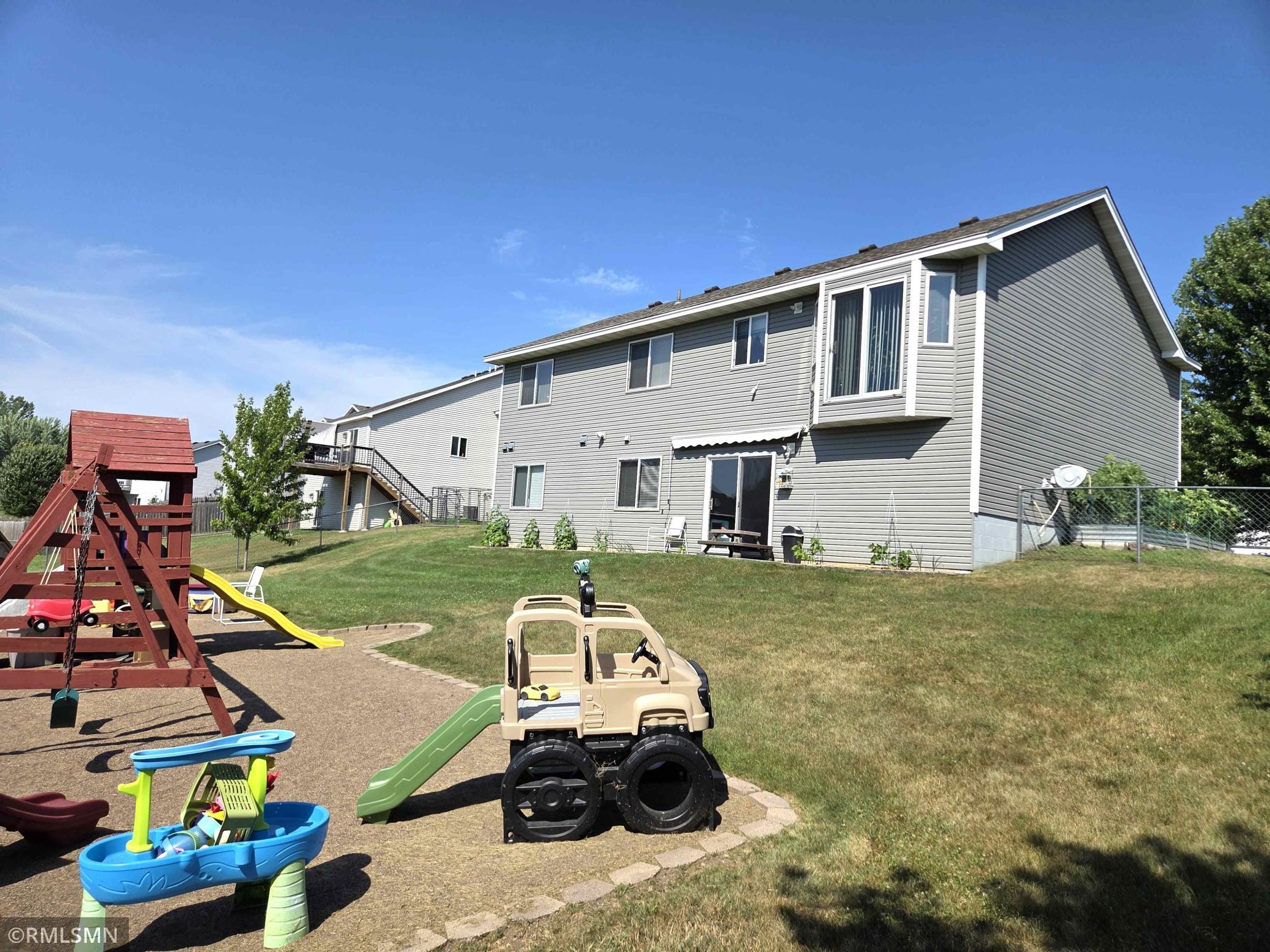 707 4th Avenue SW