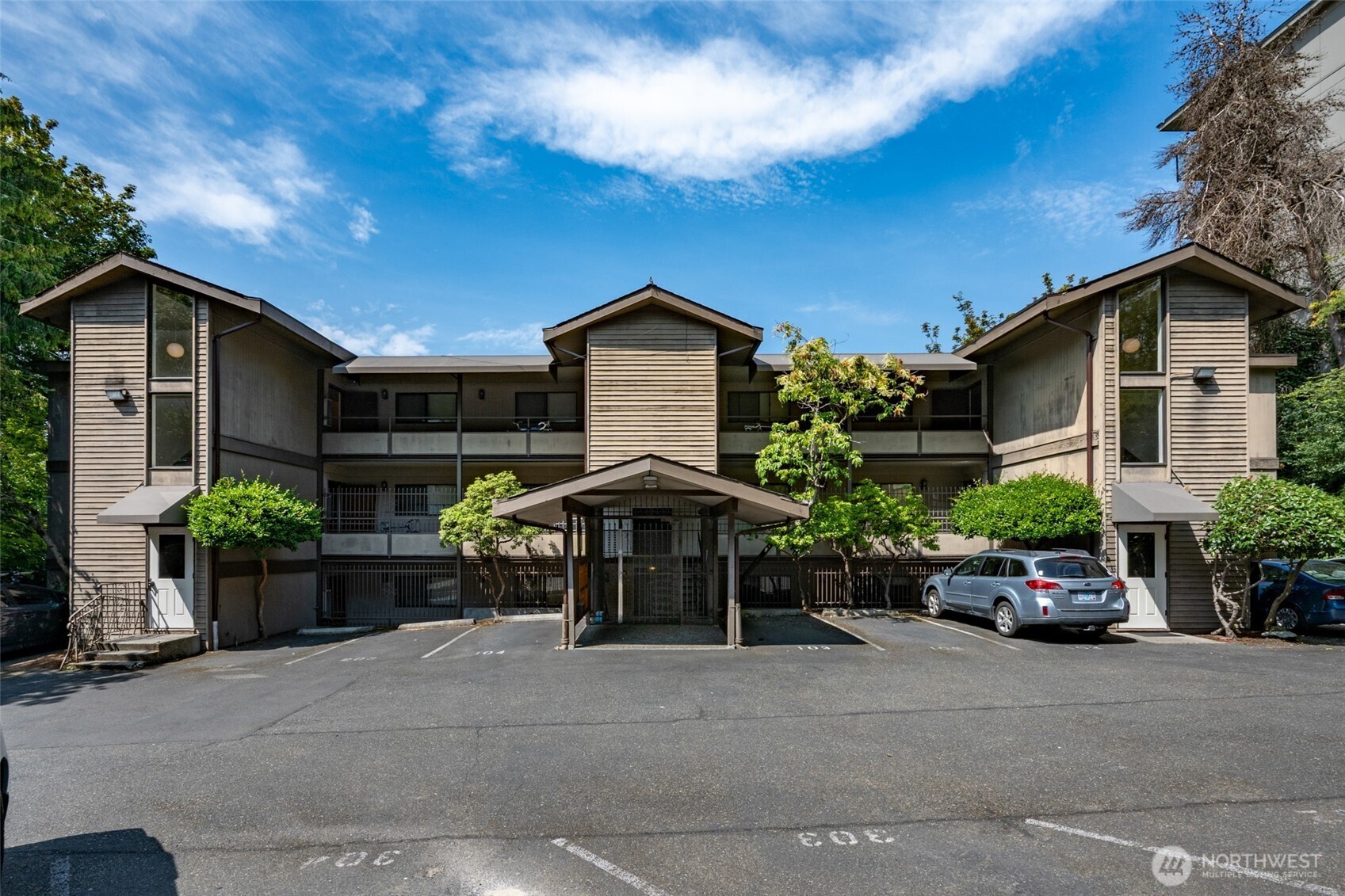 Located in Seattle’s desirable upper Fremont neighborhood just a 3-minute walk from Fremont Peak Park and within walking distance of the zoo. On the market for the first time, the property features 1- and 2-bed units plus a 1,500-SF 3-bed/2-bath penthouse (ideal for an owner-occupant). Floorplans average 860 SF. Dining areas, dishwashers, private decks/patios, abundant natural light, and many residents enjoy stunning views of the ship canal, Ballard, and Magnolia. 18 off-street parking spaces, secured entry, a resident laundry and storage room, copper supply plumbing, and updated ITE electrical subpanels. Westwind Apartments offers a 4.9% cap rate on rents as of February 2026 (increases already posted) and current expenses with upside.