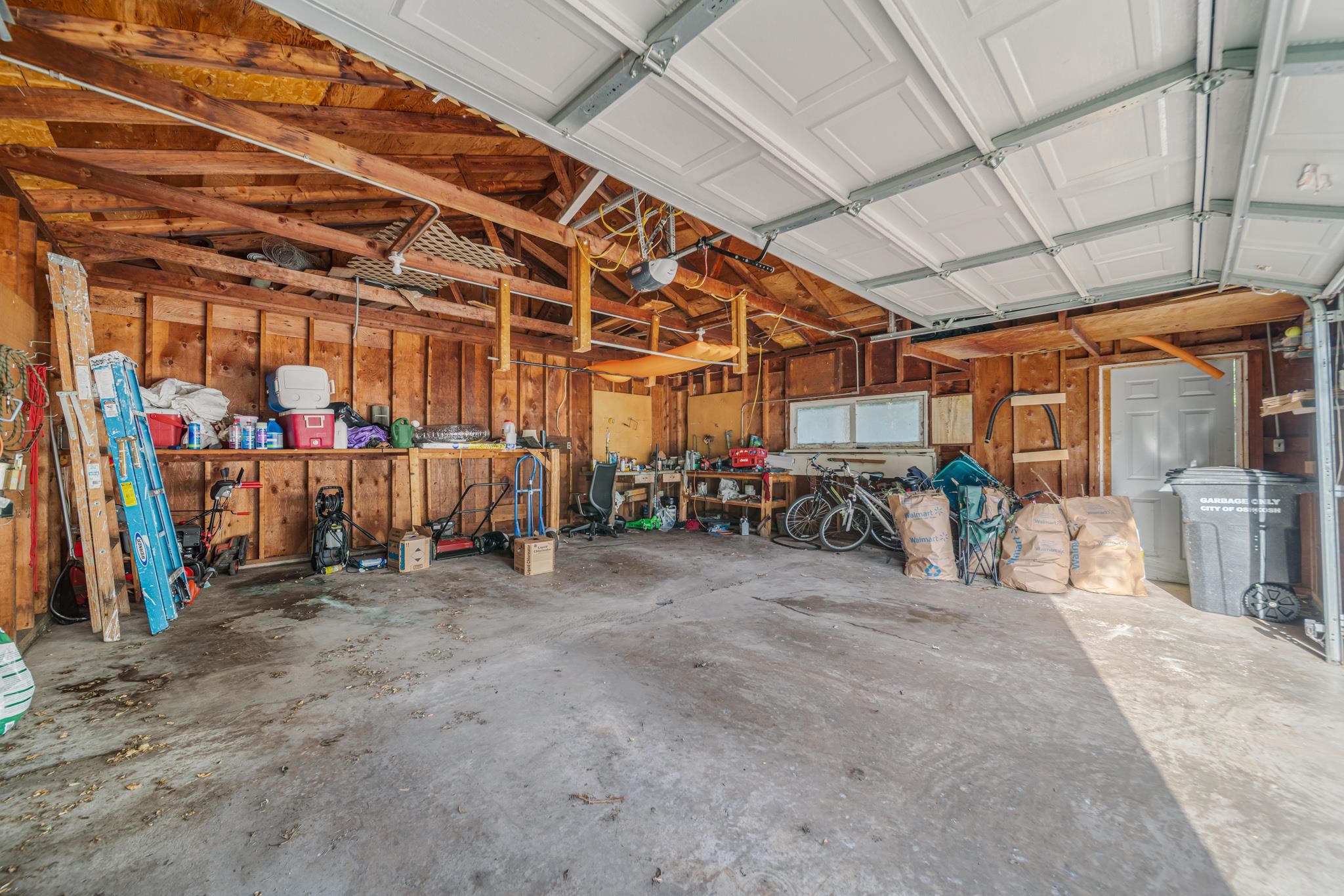 928 Waugoo Avenue