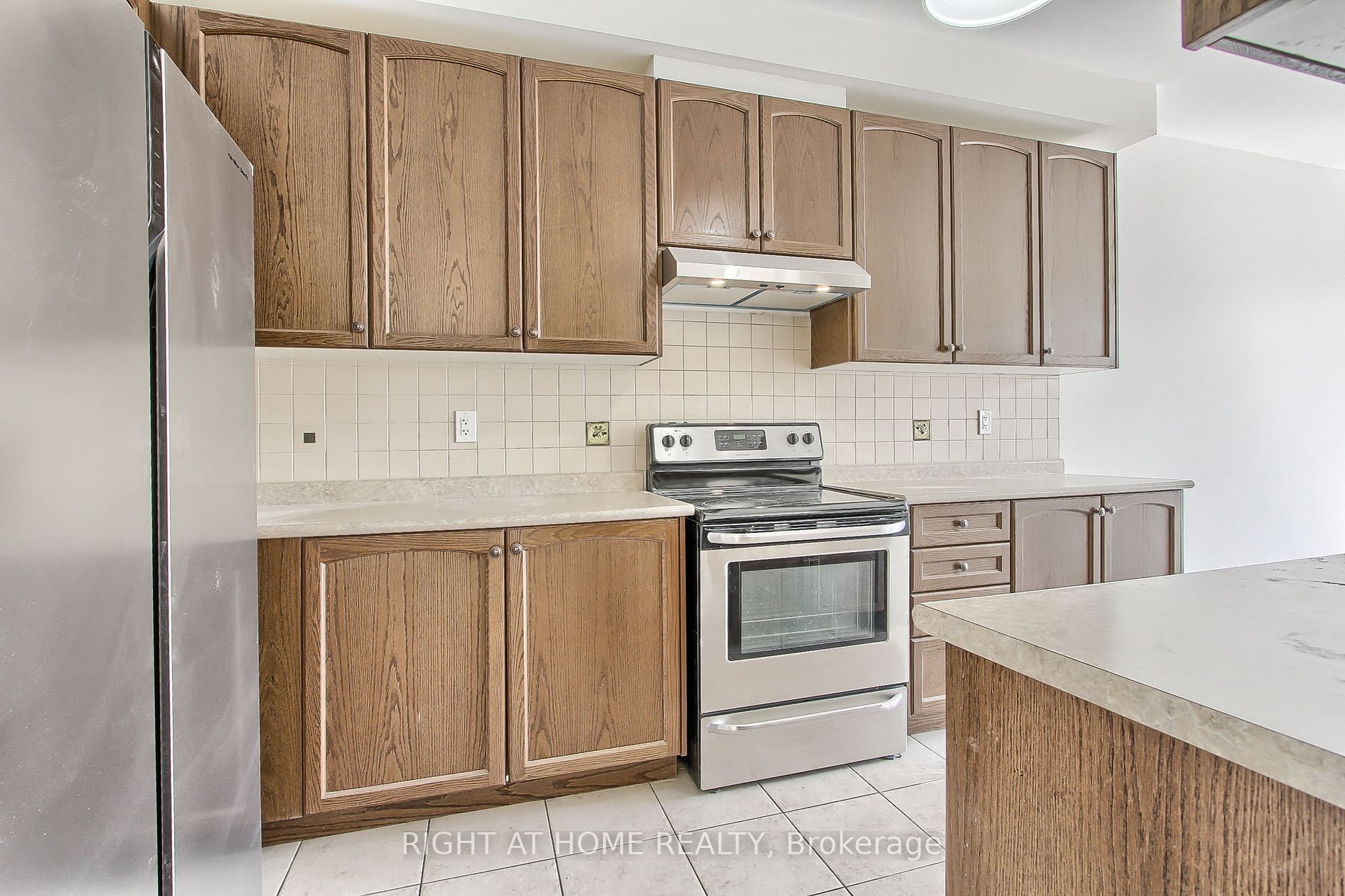 63 Paper Mills Cres