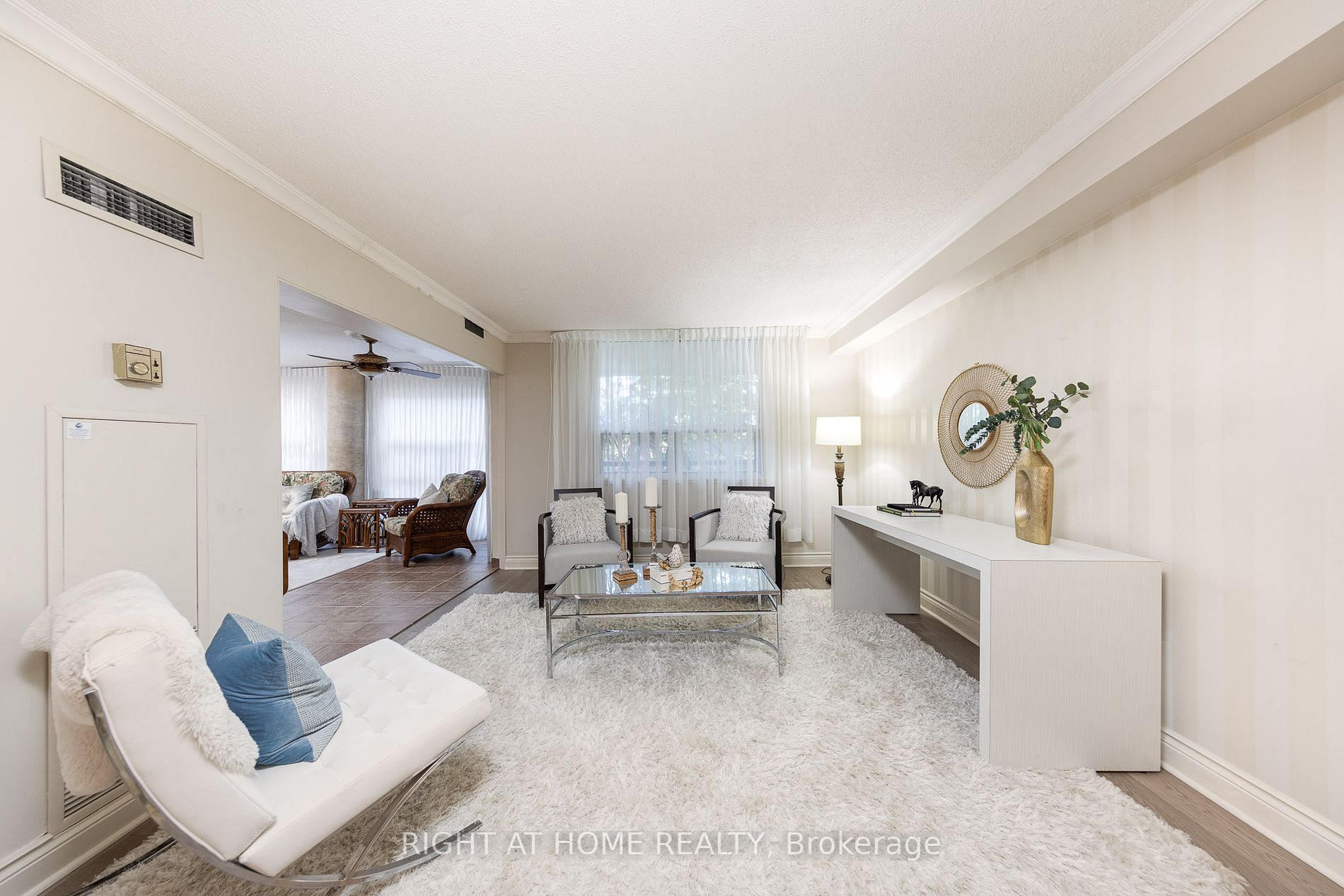 20 W Harding Blvd 216