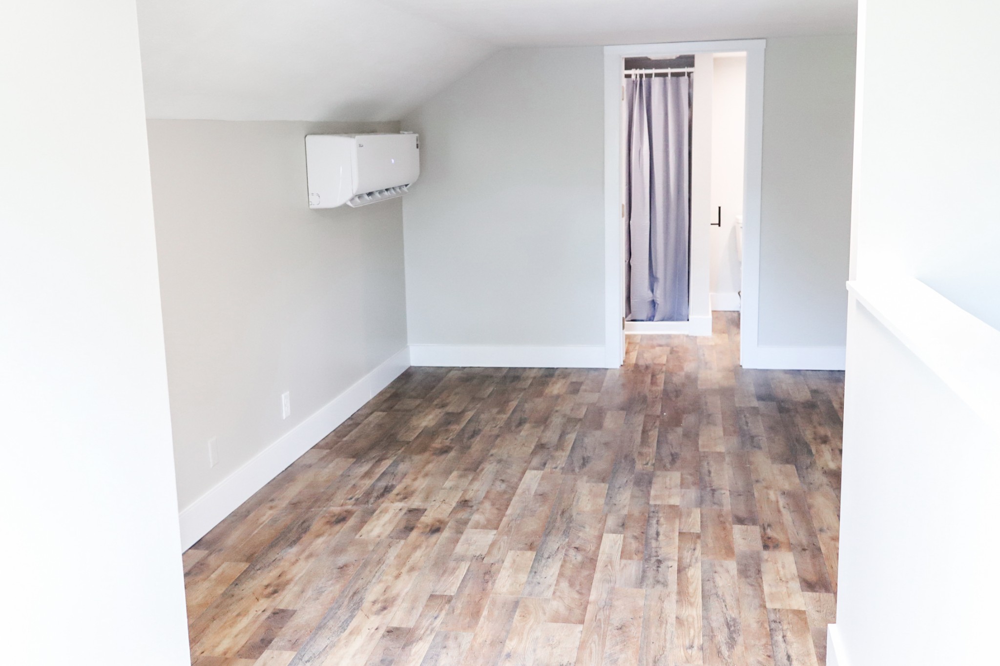 413 E Main St