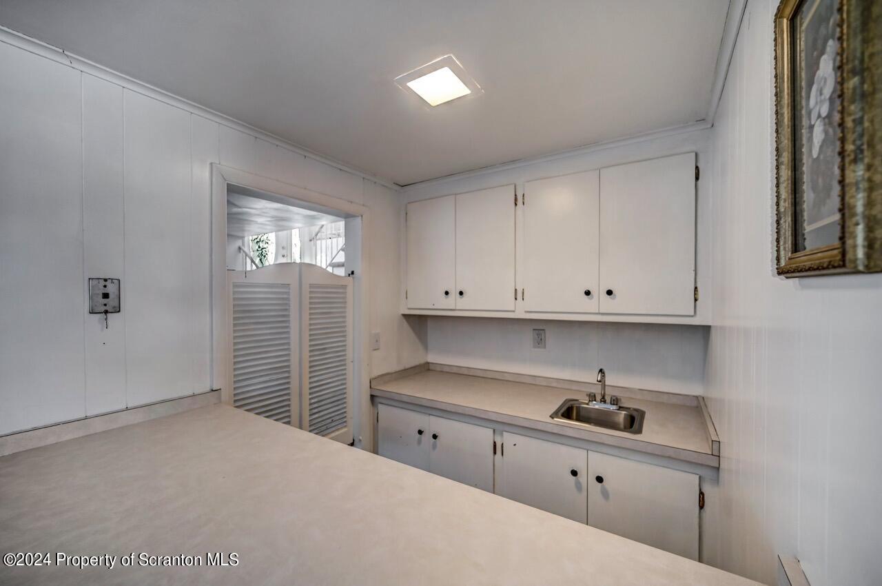 437 Jessup Avenue