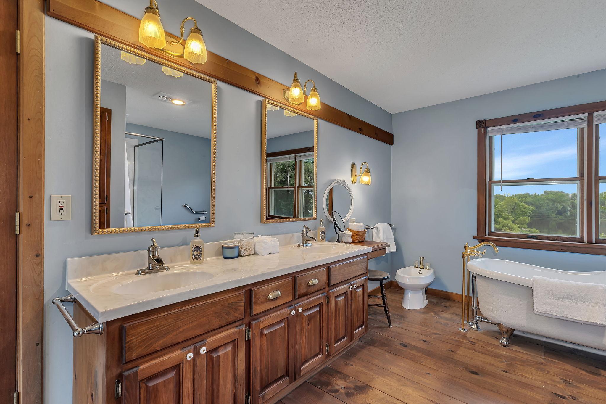 10315 Ferry Point Place NW