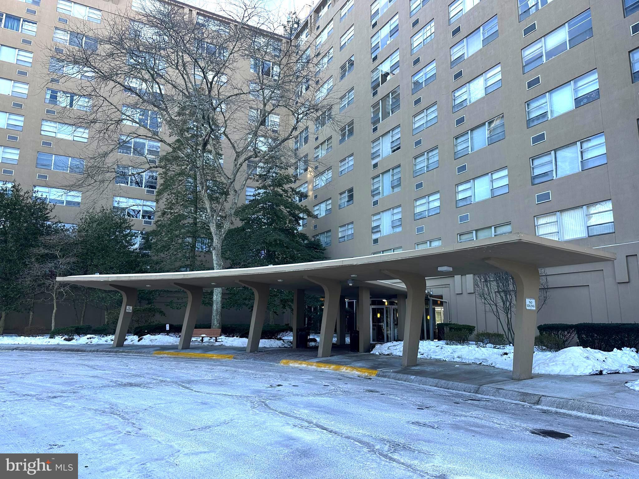 Light filled and inviting 1-bedroom, 1-bath condo with southwest exposure, located on the 8th floor of Radnor House. Open views and sunset skies enhance the living space, while recent updates include a remodeled kitchen with mostly stainless steel appliances and newly replaced carpeting in both the living/dining area and bedroom. Radnor House offers a range of amenities, including a spacious outdoor pool, on-site services, a private storage bin and parking available in the large on-site lot. A nearby 5-acre park with walking trails provides additional outdoor enjoyment. Set in a central Main Line location, this condo is conveniently walkable to nearby shops, restaurants, and parks/recreation, with easy access to major roadways. An excellent value and the most affordable condo opportunity currently available in desirable Radnor Township School District. Utilities $178/mo for 2026 including gas, electric, water, sewer.