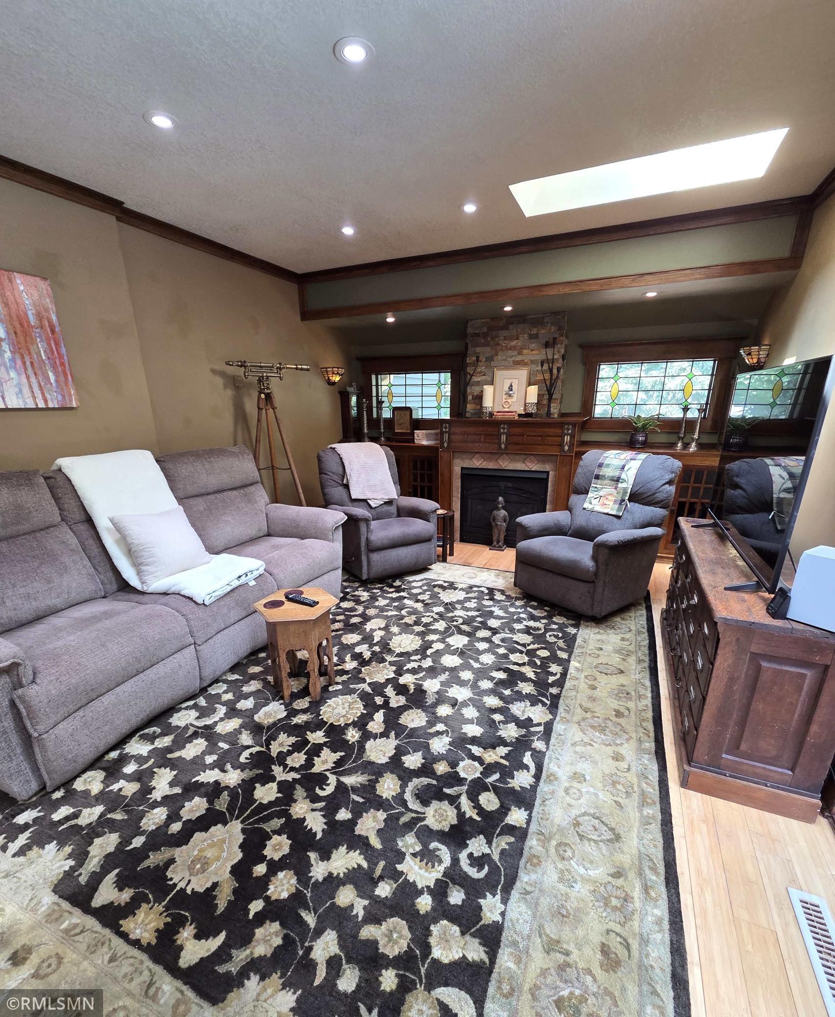 13060 Oakview Lane N