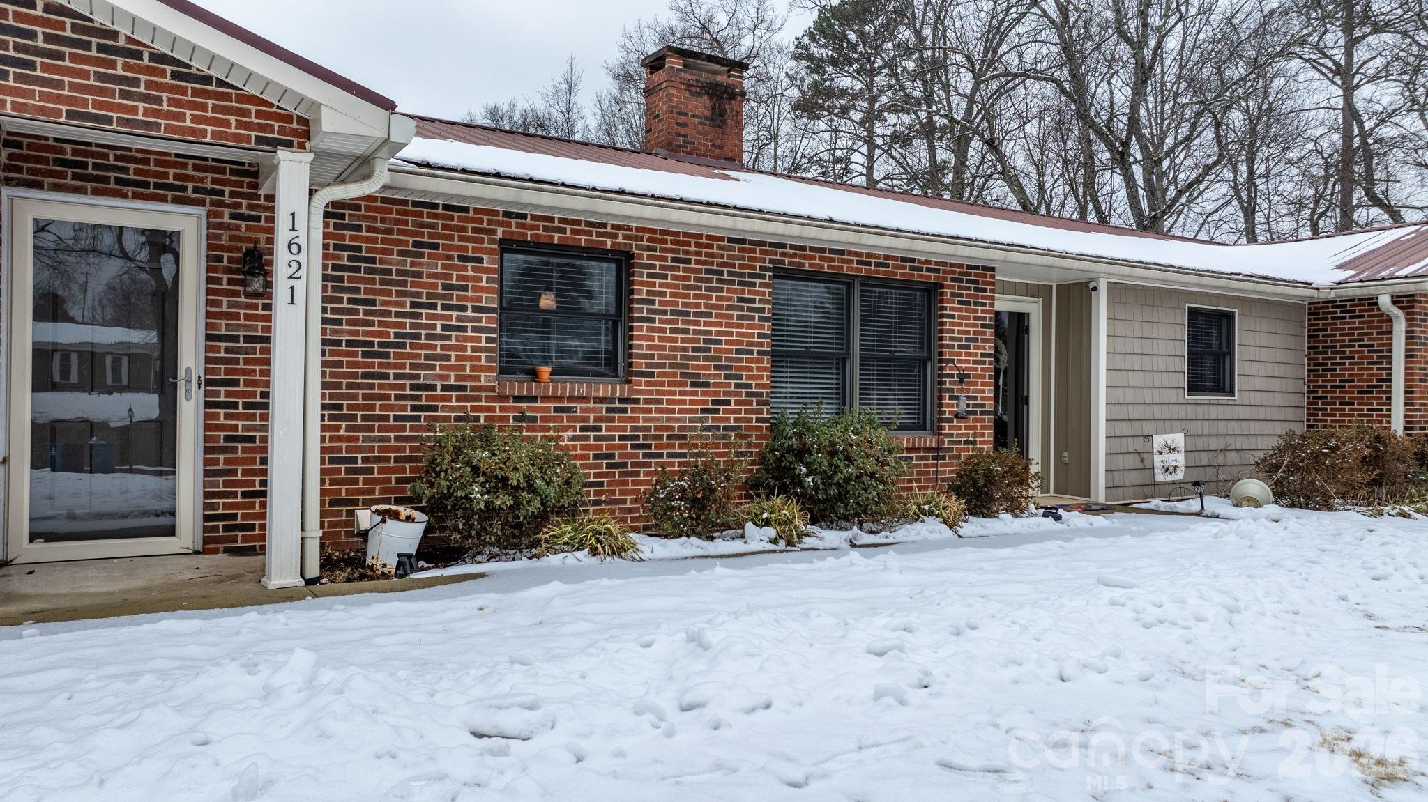 1621 Dakota Drive