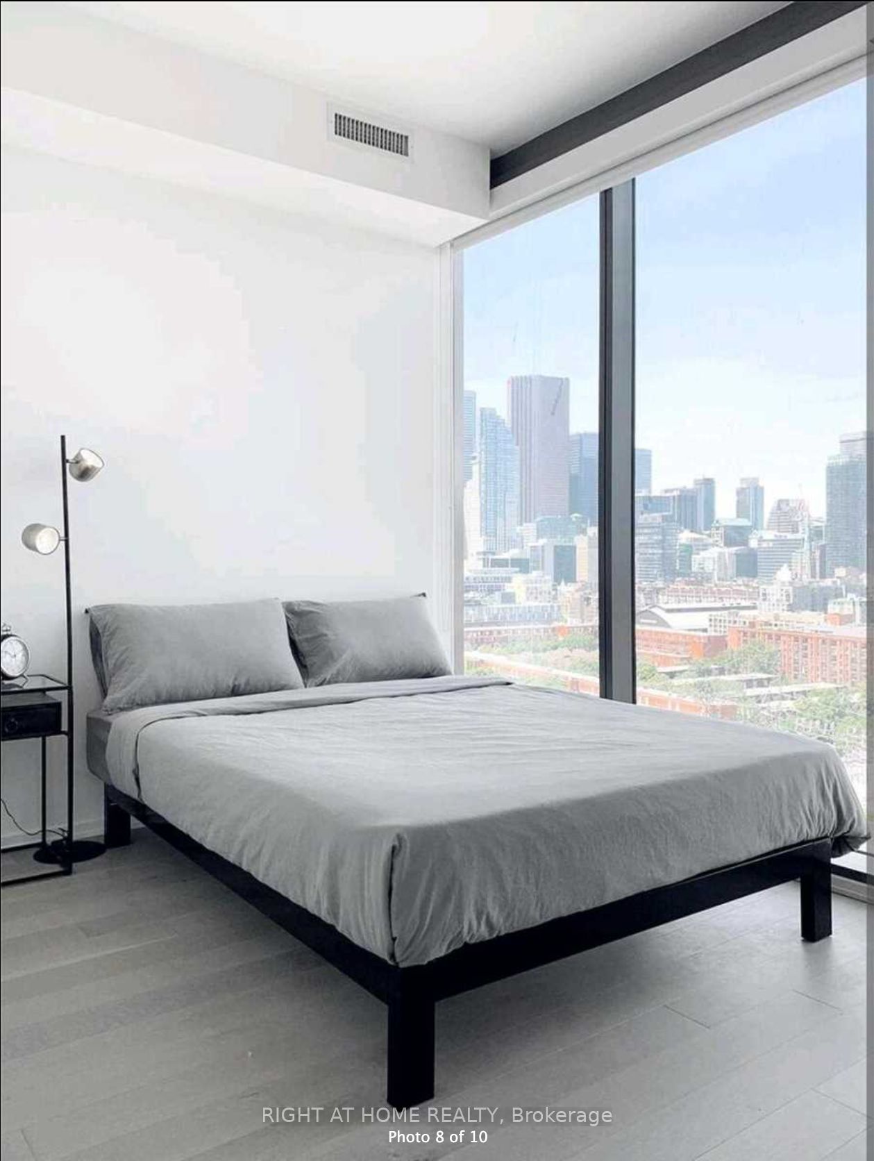 16 W Bonnycastle St 1503