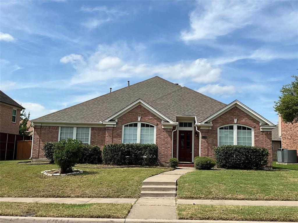 Large one story Perry Home situated on a wider interior lot.  Kitchen features center island with downdraft cook-top, stainless steel built in oven and microwave, granite counter tops, crown molding and tile backsplash.  Dining room has wood floors, crown molding, chair railing, decorative plaque trim and vaulted ceilings.  Open family room has vaulted ceilings, double crown molding, fireplace with double stacked fireplace and ceiling fan.  Spacious secondary living room has a half bath and ability to be closed off from the other living spaces.  Property needs some updating and priced aggressively.