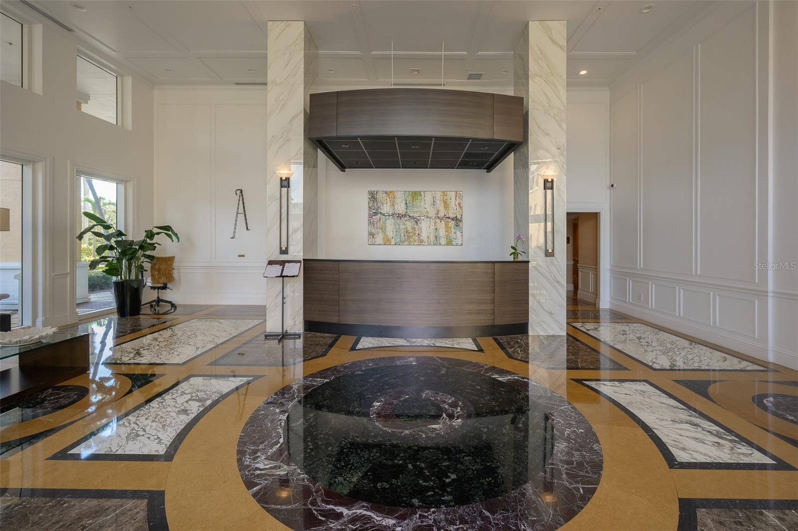 800 N Tamiami Trail 815