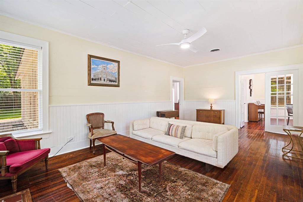 2240 Hubbard