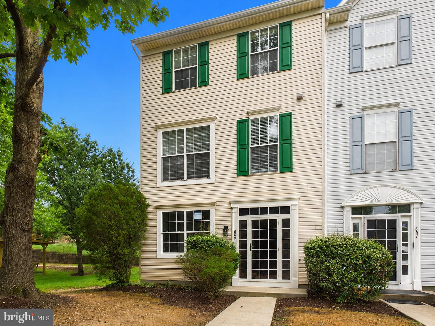 859 Lacewood Terrace