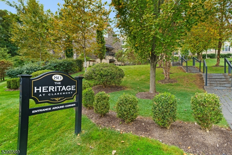 80 Claremont Rdunit206 206